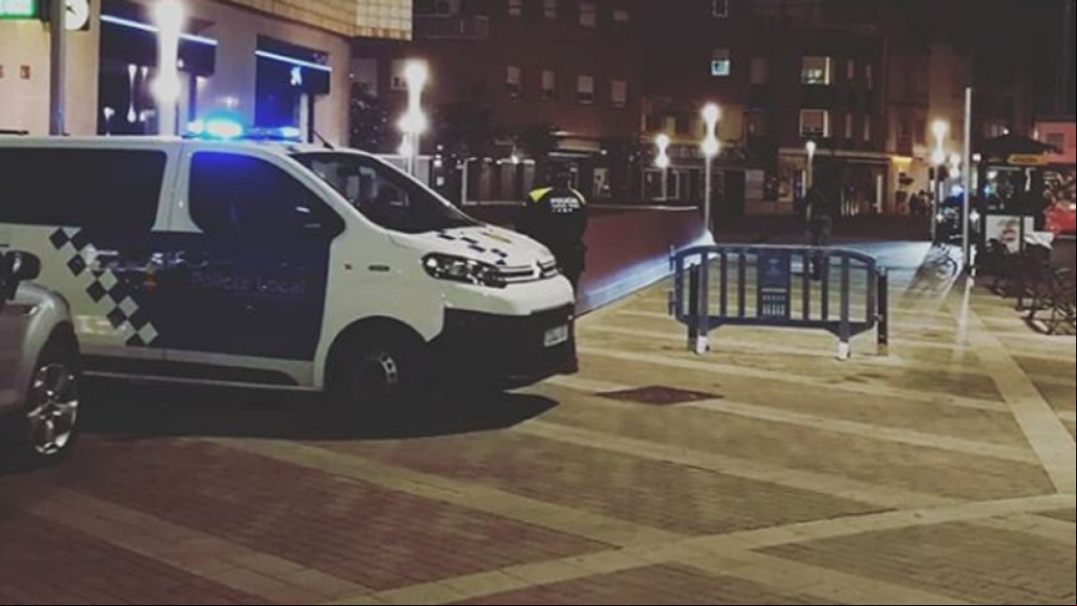 Detenido tras una persecución policial un joven que conducía sin carné ni seguro en Amposta