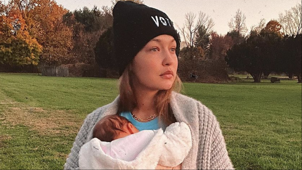 Así ha sido la primera salida a la calle de Gigi Hadid y su hija