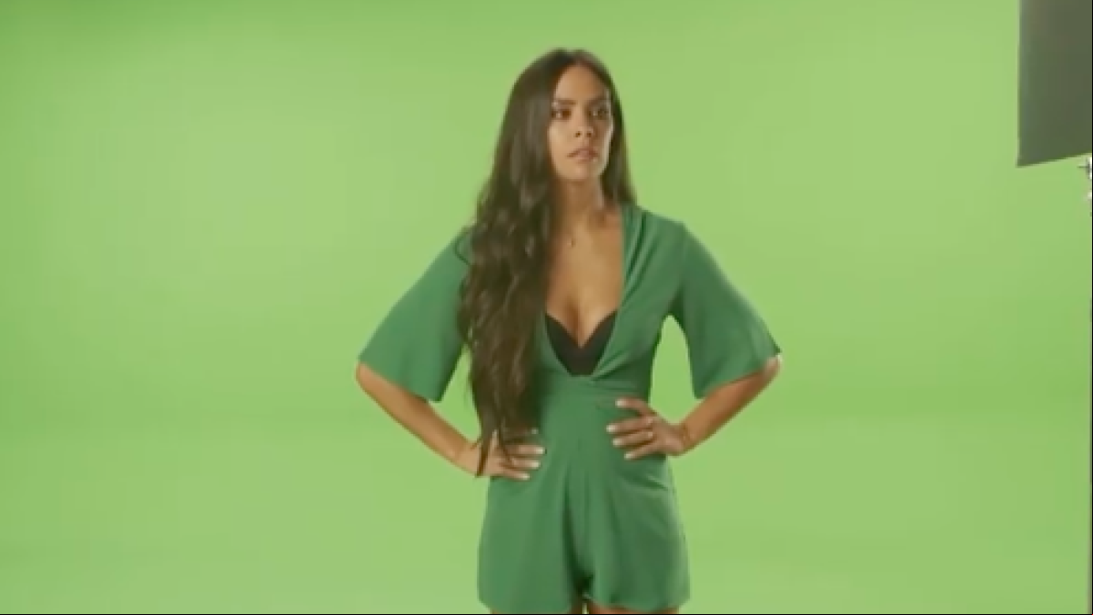 ¿Verde y con brillos? Cristina Pedroche da nuevas pistas sobre su vestido para las Campanadas
