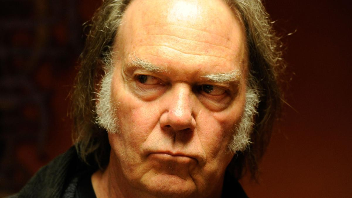 Neil Young vende la mitad de los derechos de su catálogo musical