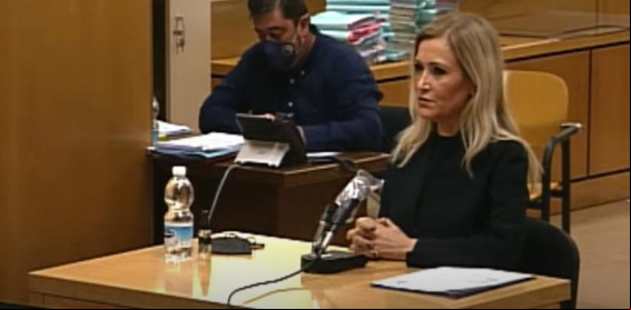 Cifuentes niega haber pedido que falsificaran las actas de su máster