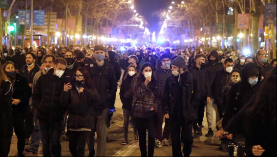 Barcelona vive una nueva noche de protestas