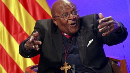 El arzobispo sudafricano Desmond Tutu, premio Nobel de la Paz de 1984 y destacado luchador contra el apartheid en su país
