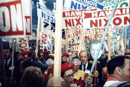 Partidarios de Nixon en la Convención Nacional Republicana de agosto de 1968.