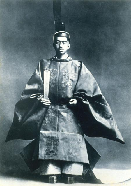 Hironito, durante su ceremonia de entronización en 1926