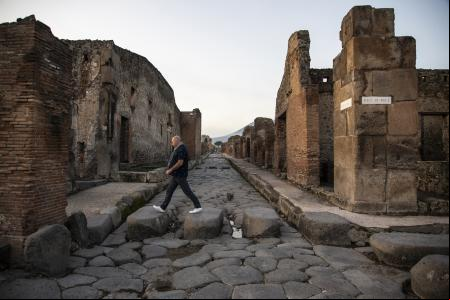 POMPEI, ITALY - NOVEMBER 26: Tourist in the Via dell'Abbondanza (Abbondanza street) on November 26, 2019 in Pompei, Italy. (Photo by Ivan Romano/Getty Images)