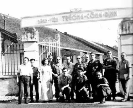 de la misión española en Vietnam a las puertas del hospital