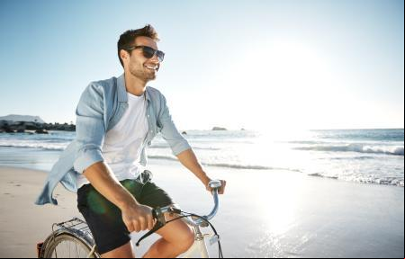 Hombre en bicicleta