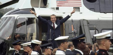 Richard Nixon, tras renunciar a su cargo en el helicóptero presidencial