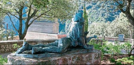 Escultura del requeté malherido retirada a finales de enero de Montserrat
