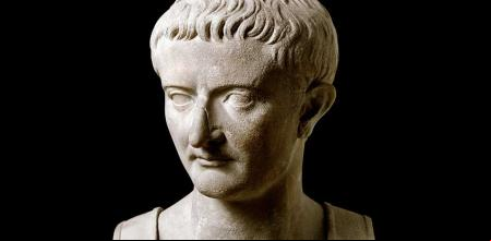 Busto del emperador romano Tiberio. Escultura en mármol de Herculano, siglo I d. C.