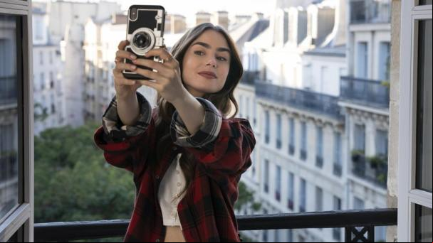 Emily en París de Netflix ya está rodando la segunda temporada (en París, claro)
