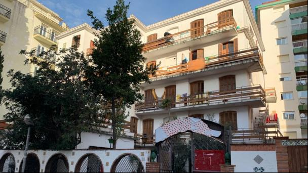 Calella reclama a la justicia que actúe contra la conflictividad de una casa ocupa