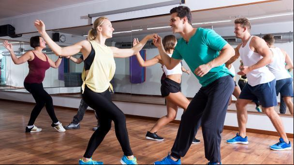¡Pégale al ritmo! Así mejora el baile tu cerebro y tu cuerpo