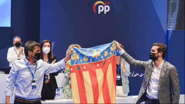 Mazón se reúne con los diputados del PP para ponerles las pilas tras borrarlos de su dirección