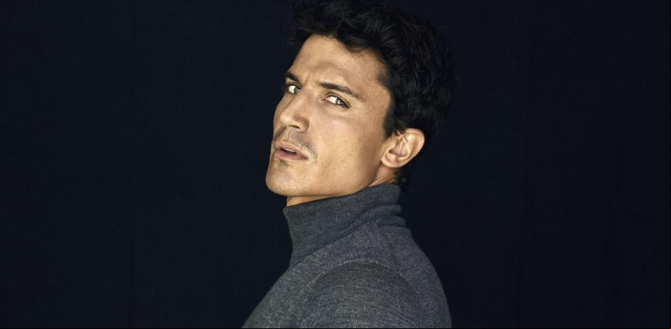 Álex González sustituye a Michele Morrone en Toy Boy