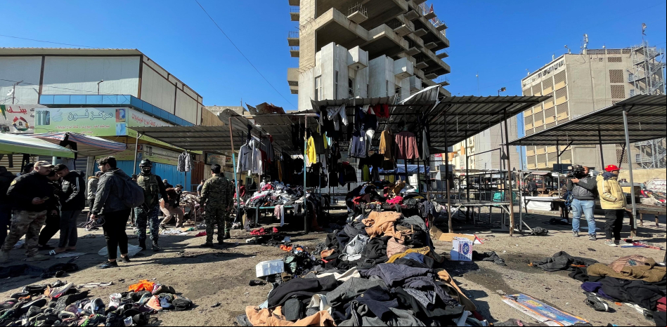 Estado Islámico reivindica el doble atentado suicida en un mercado de Bagdad con 32 muertos