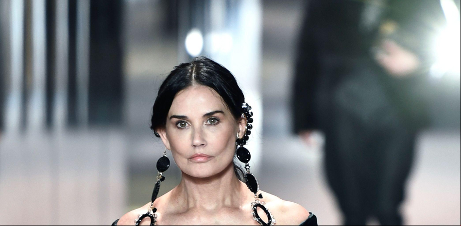 Demi Moore confiesa cómo se sintió tras su debut en la semana de la alta costura de París