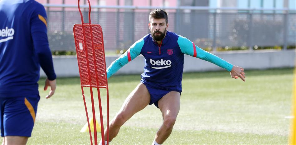 Piqué se prueba pensando en el PSG