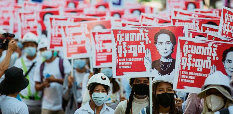 Los países vecinos de Birmania intentan evitar el baño de sangre