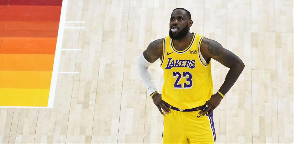 LeBron James responde a Ibrahimovic y le tacha de hipócrita