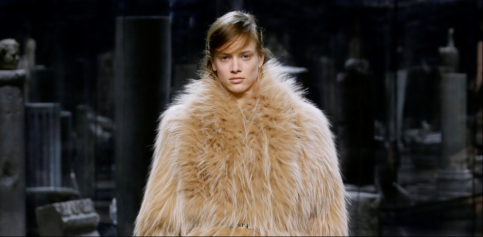 Todo lo que nos ha dejado el debut estelar de Kim Jones en Fendi