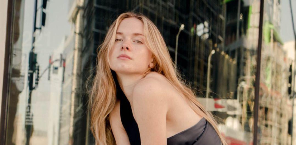 Stella del Carmen debuta como modelo para una firma sostenible