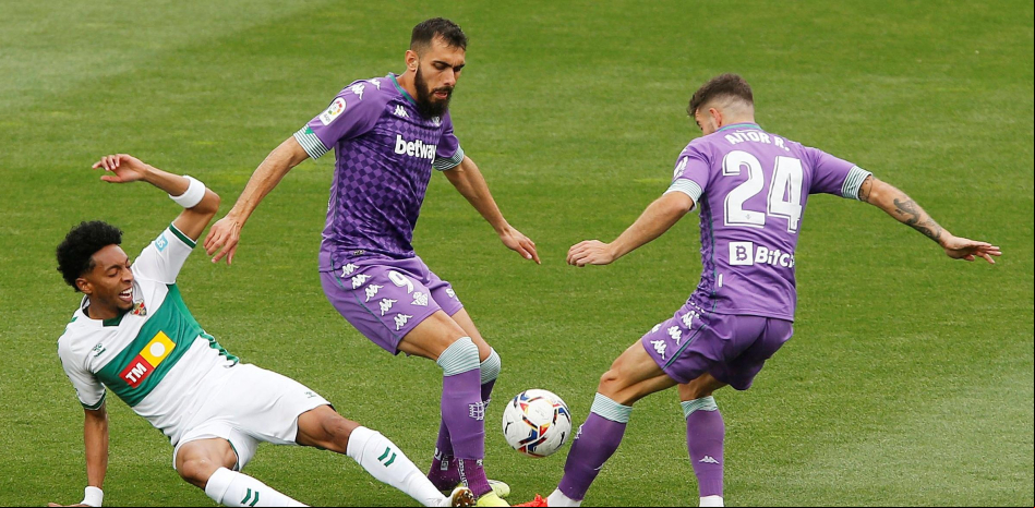 Reparto de puntos que satisface a Elche y Betis
