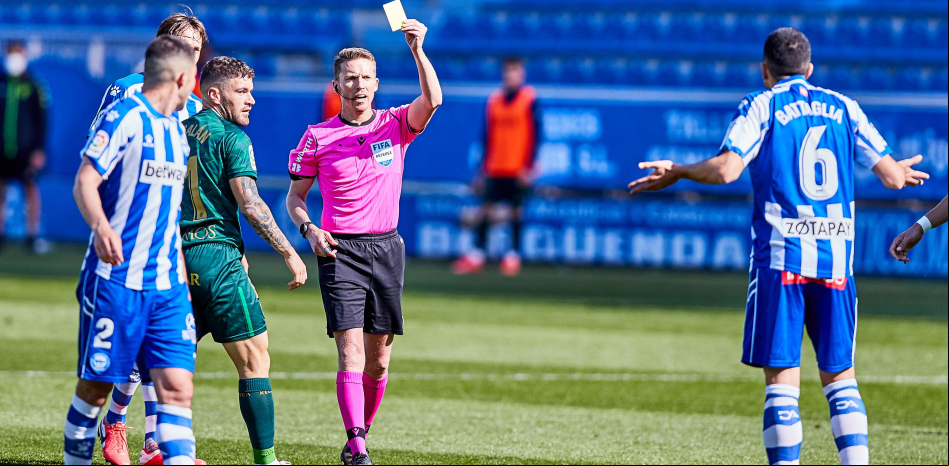 Battaglia da el primer triunfo al Alavés en dos meses