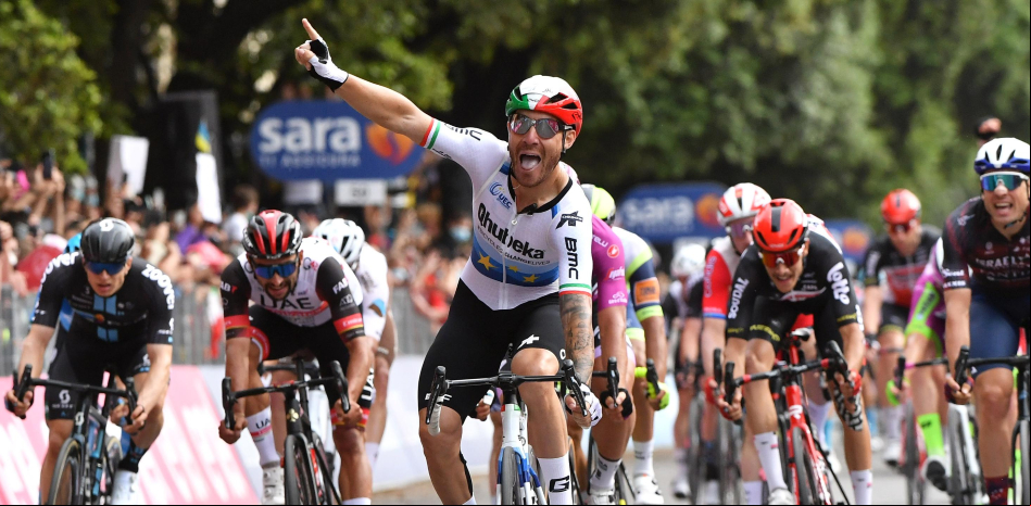 Nizzolo se impone en el esprint del Giro Nizzolo se impone en el esprint del Giro