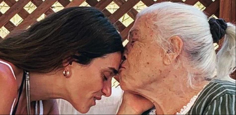 Olivia Molina se despide de su abuela Ángela Tejedor, matriarca de la conocida saga de artistas Olivia Molina se despide de su abuela Ángela Tejedor, matriarca de la conocida saga de artistas