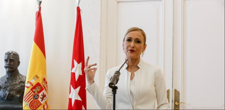 Cifuentes acude al juicio por el caso máster con un certificado académico