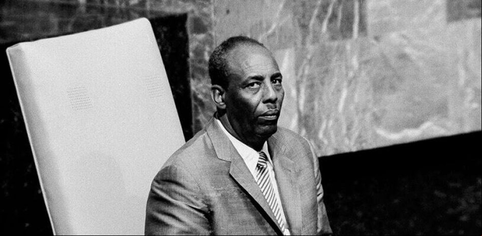 El presidente de Somalia escapa tras la toma de su palacio por los rebeldes