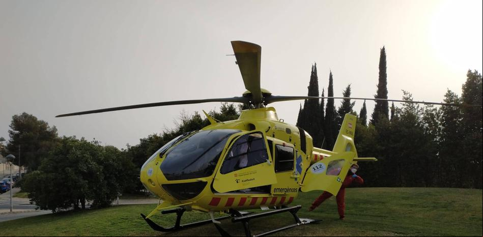 Un herido grave con quemaduras de segundo y tercer grado mientras trabajaba con palés en Calafell