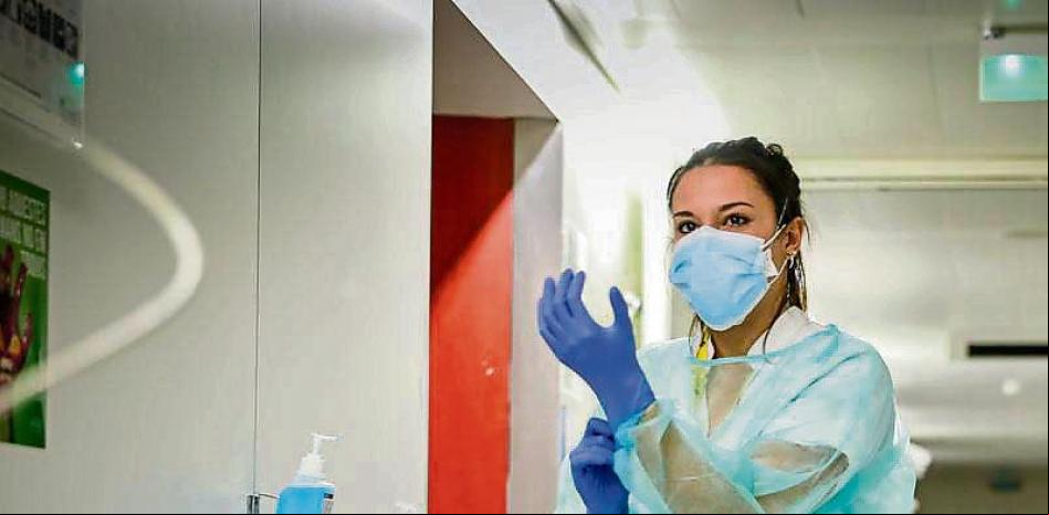 El aislamiento de los pacientes covid: “Me conocen por los zapatos amarillos”