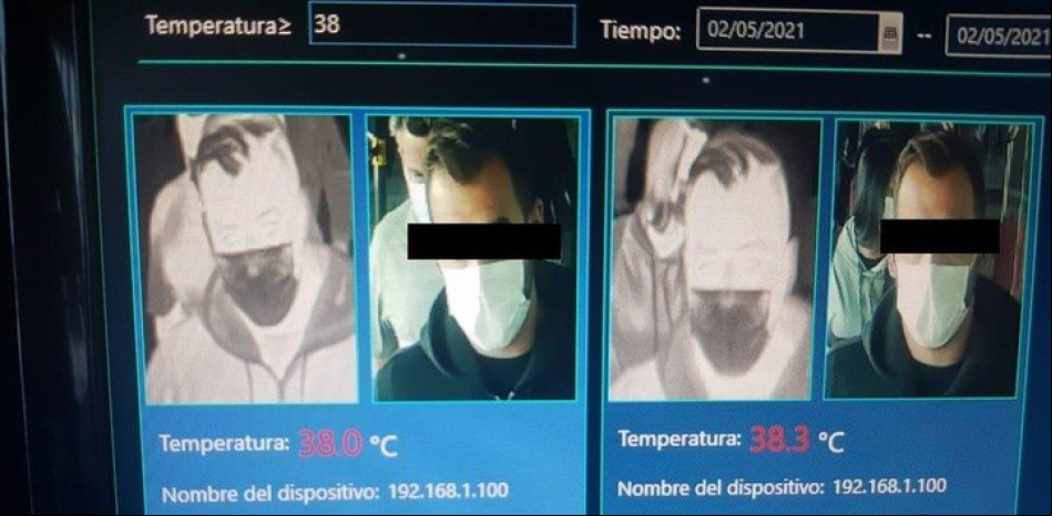 Detenido un argentino que fue a Miami a vacunarse de Covid y regresó en avión infectado