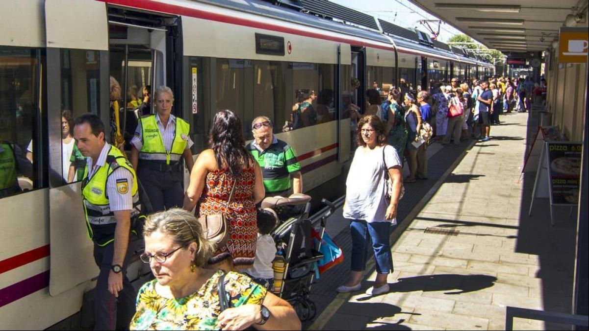 Renfe aumenta la oferta de trenes en la línea de la costa entre Barcelona y Calella