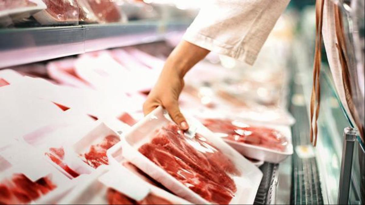 Un supermercado australiano implementa rastreadores GPS en paquetes de carne para combatir robos