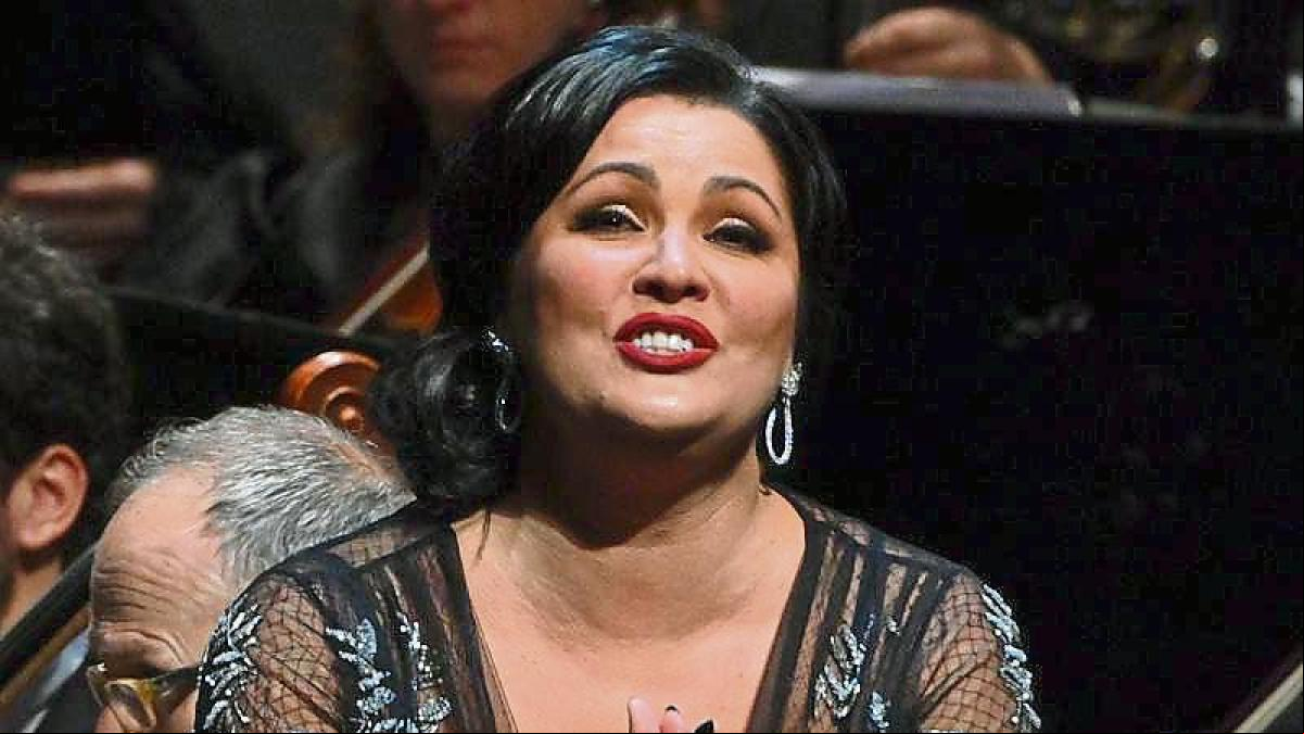 Anna Netrebko da un paso atrás de los escenarios: “No es momento de actuar para mí”
