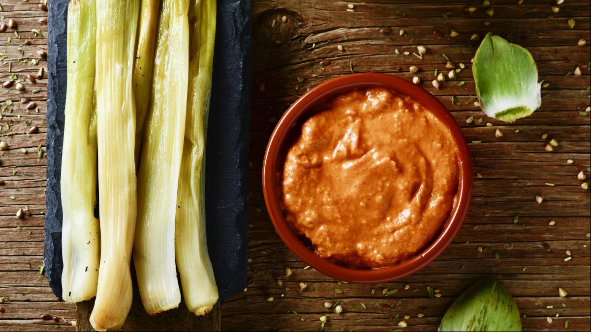 Salsa de calçots y romesco: ¿son lo mismo?