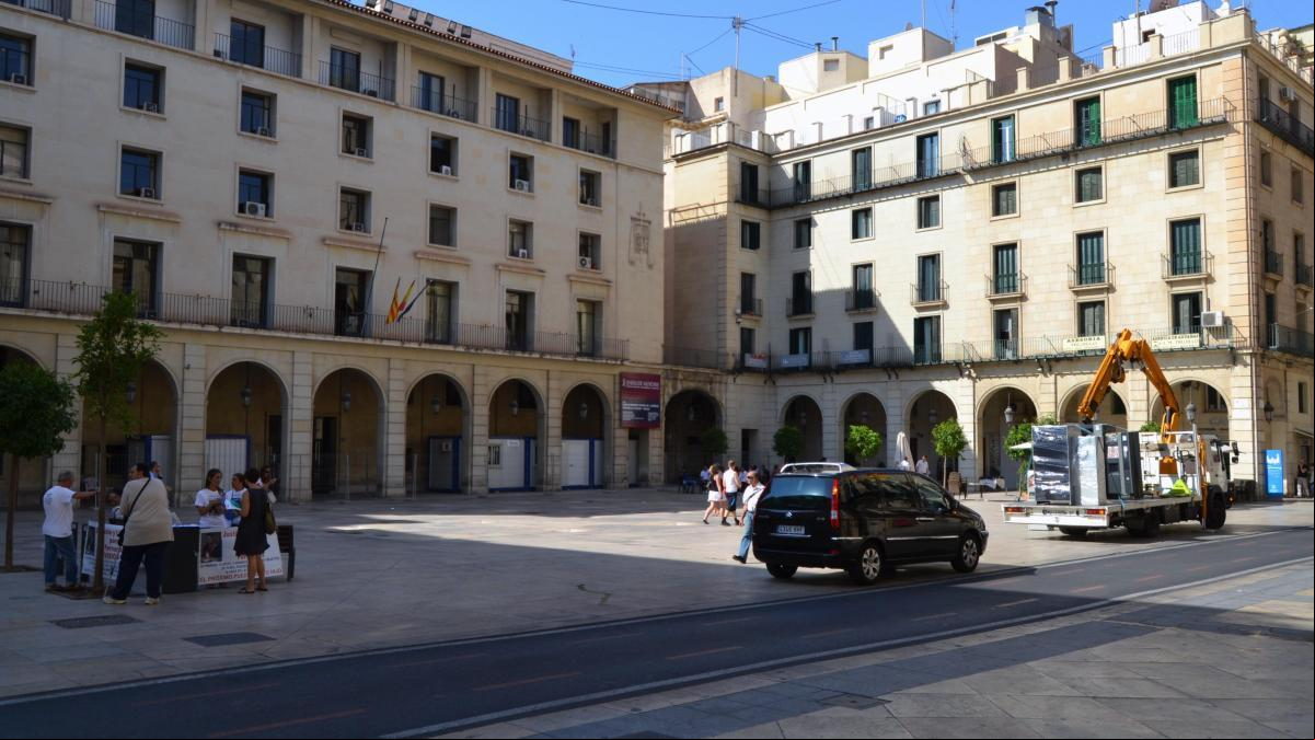Condenado a siete años y medio por agredir sexualmente y robar a una mujer en Dénia