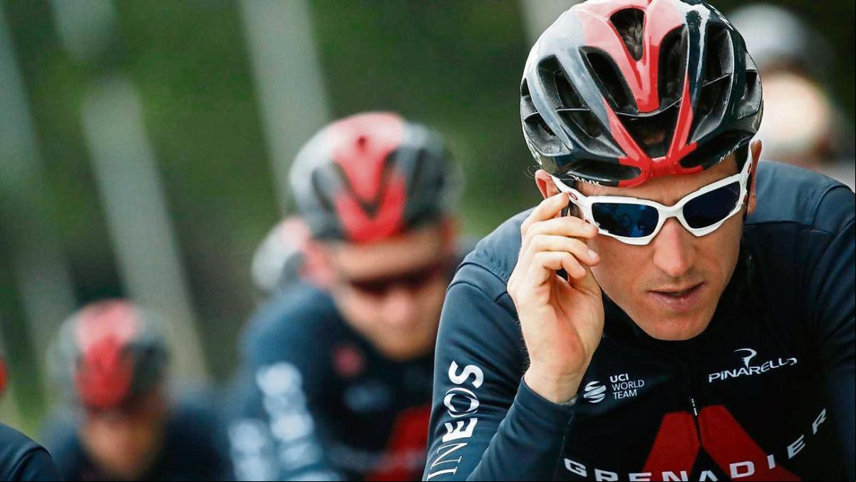 Geraint Thomas deja atrás sus icónicas gafas de sol
