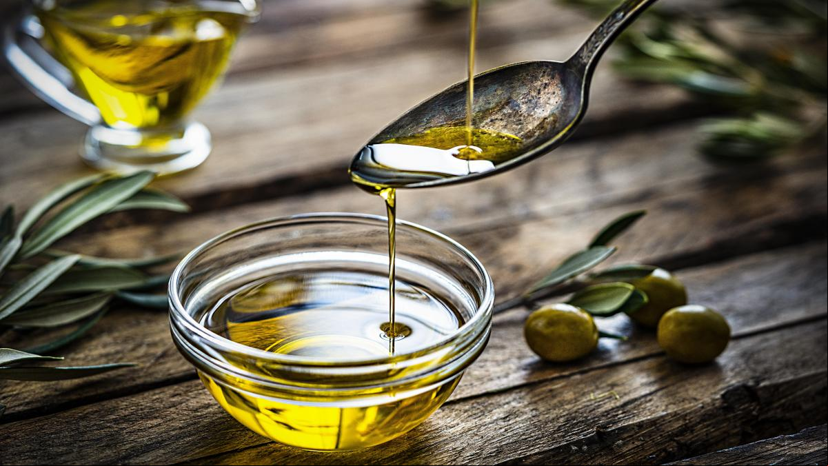 Media cucharada de aceite de oliva al día puede reducir el riesgo de alzheimer, según Harvard