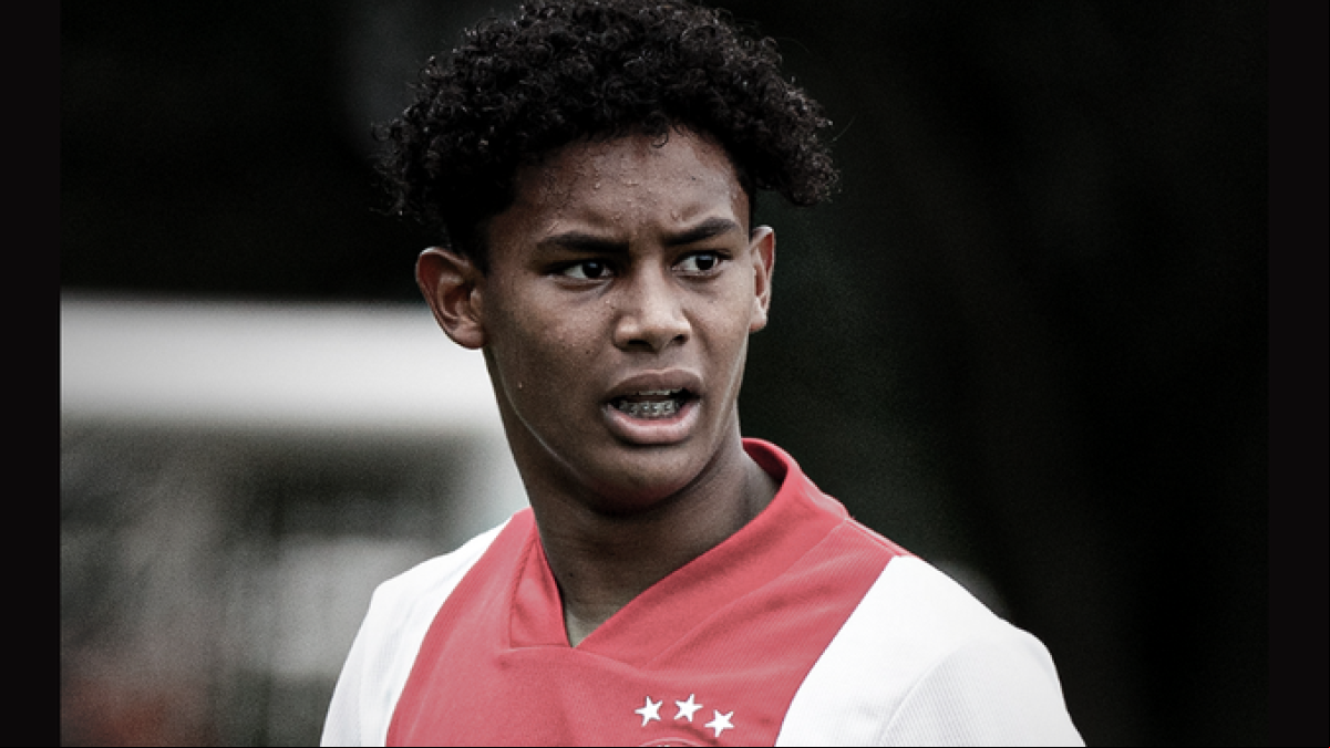 Muere en un accidente de tráfico Noah Gesser, canterano del Ajax