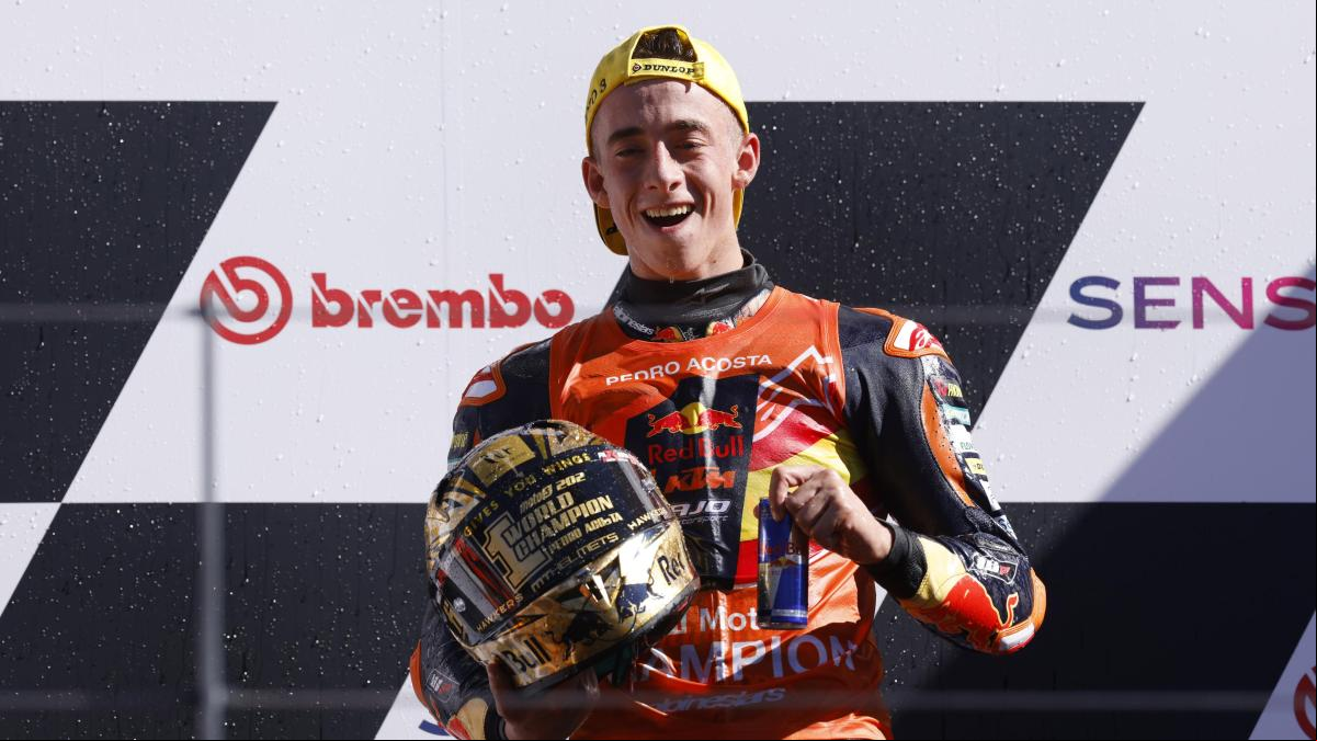 Pedro Acosta se proclama campeón de Moto3 con una victoria épica