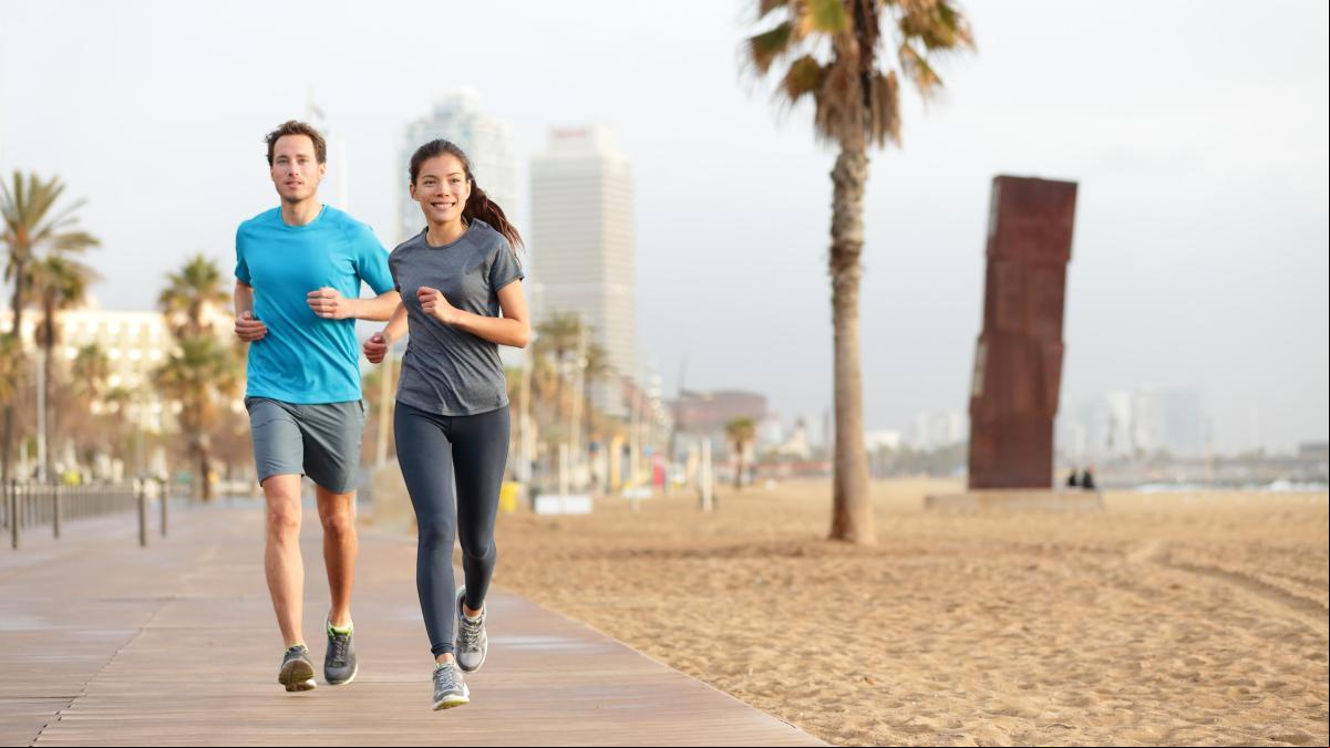 Adiós al sofá y estrenamos 2022 con las mejores zapatillas y ropa deportiva de marcas como Nike, Adidas o Puma