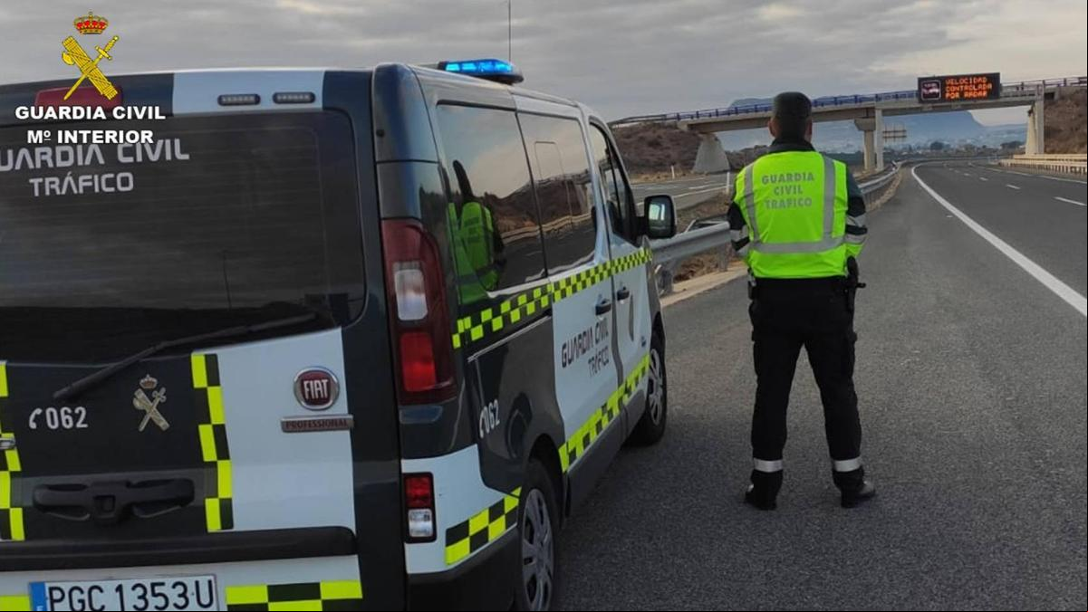Nueva campaña de la DGT: si te pilla haciendo esta infracción habitual hasta puedes ir a la cárcel