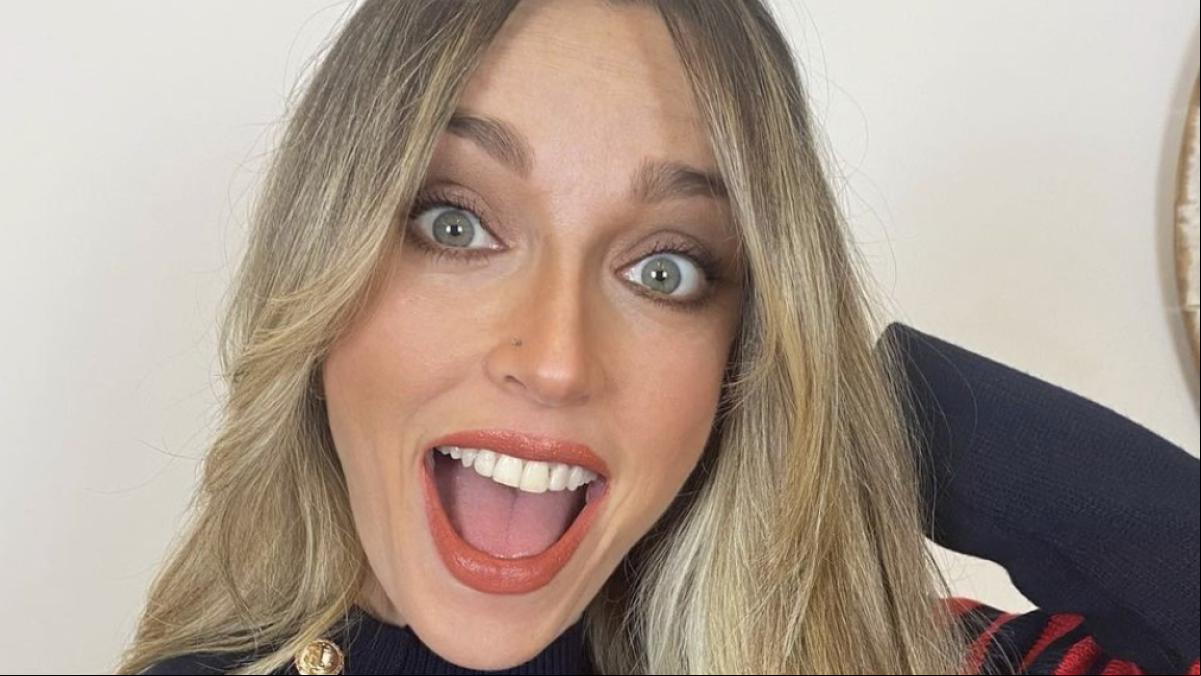 Anna Simón luce curvas premamá y avisa que ya queda menos para dar a luz