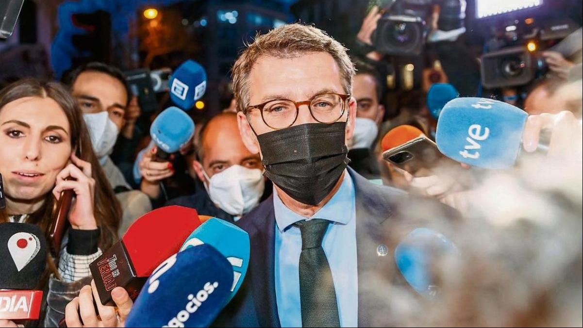 Cumbre en Génova: Los barones aprietan a Casado para que se vaya ya