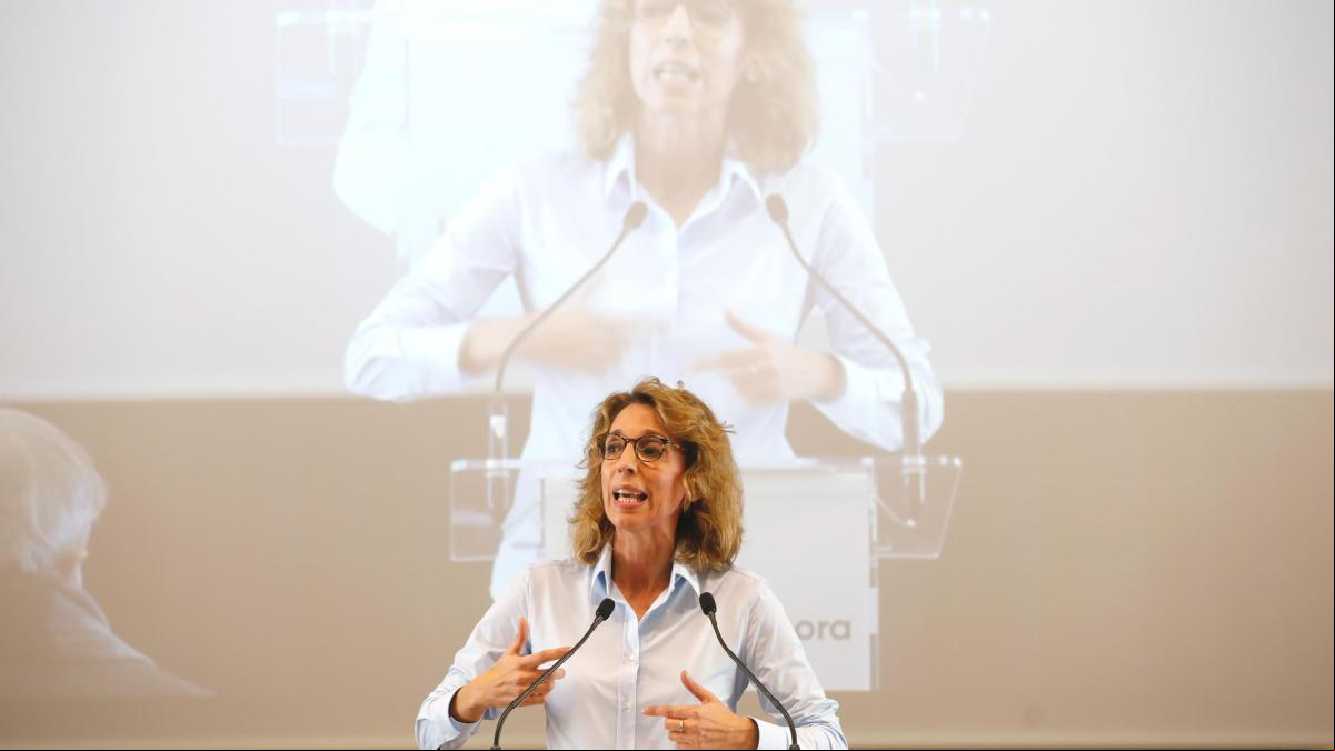 La exconsellera Àngels Chacon abandona por sorpresa la política, harta de luchas internas